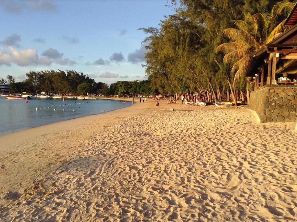 Ebrahim Flats - Grand Baie Beach Extérieur photo